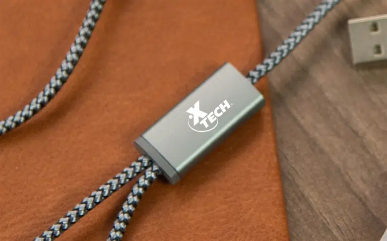 xtech-xtc560-usb-typea-and-typec-male-to-micro-usb-and-usb-typec-male-cable-close-up-view(2)